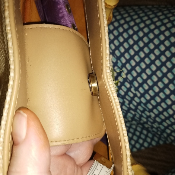 LG Bueno bag detachable accessories! - Picture 12 of 16